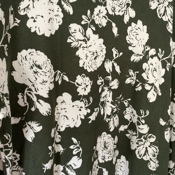 Lot of 2 Honeydew lounge tops size XXL olive green floral, black/white plaid - Picture 5 of 12